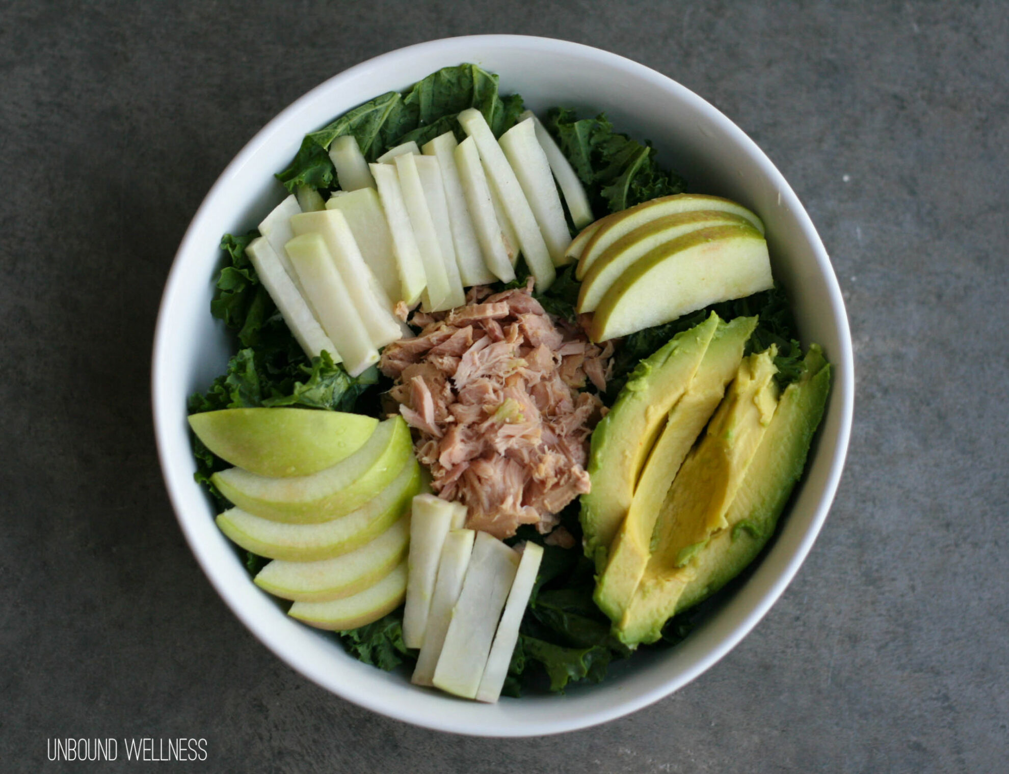  Easy Autoimmune Paleo Salad | Kale, Kohlrabi, Avocado, Apple and Tuna