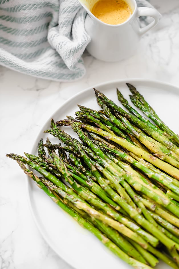 https://unboundwellness.com/wp-content/uploads/2018/03/asparagus_2.jpg