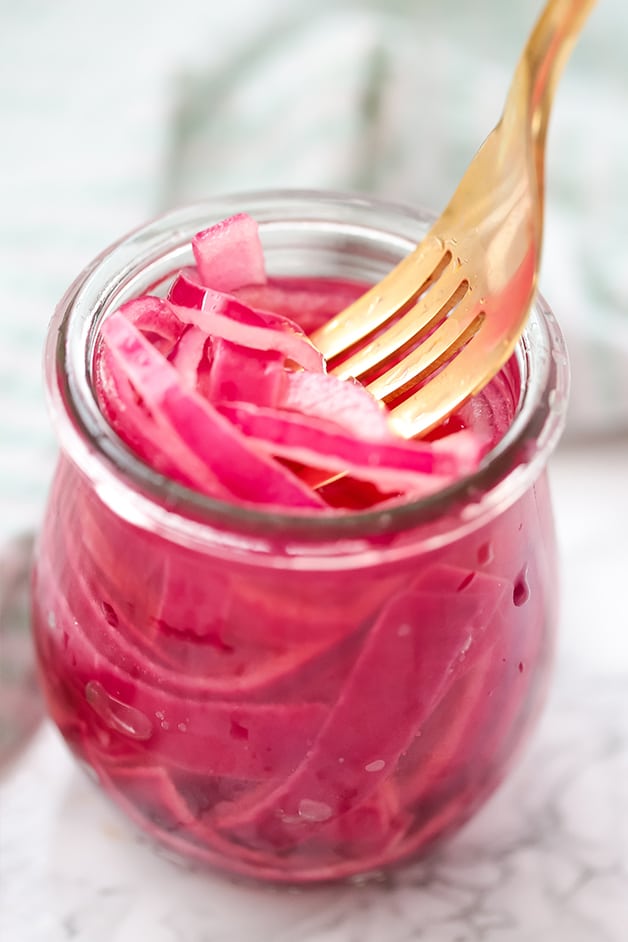 Quick Pickled Red Onions - Alphafoodie