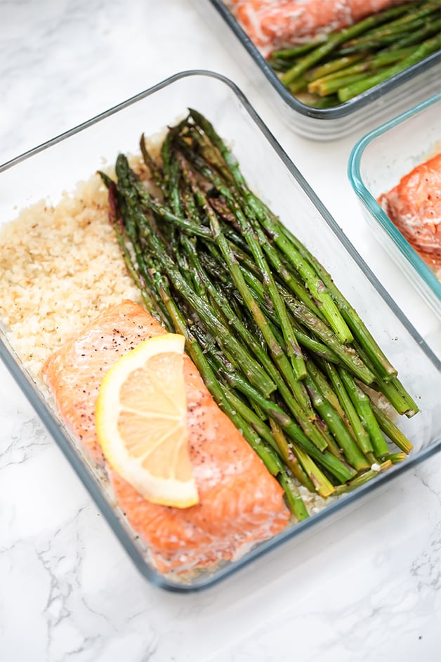 Bragg Seasoned Salmon and Asparagus - Meal Planning Mommies