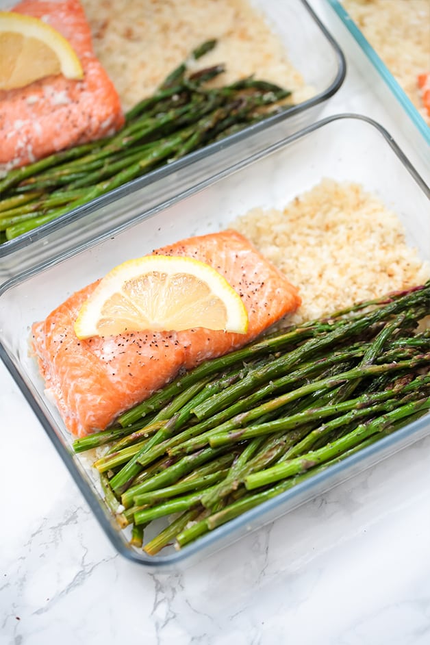 https://unboundwellness.com/wp-content/uploads/2018/03/salmon_mealprep_2.jpg