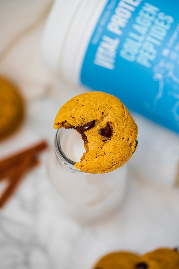 https://unboundwellness.com/wp-content/uploads/2018/09/pumpkin_cookies_4.jpg