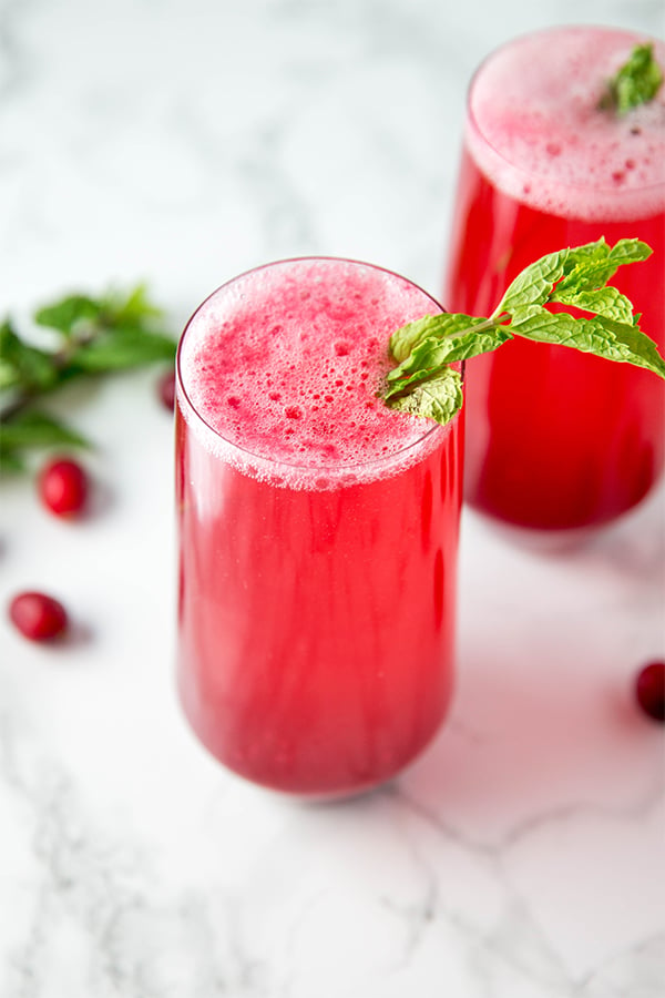 Sparkling Cranberry Mocktail - Oh So Delicioso