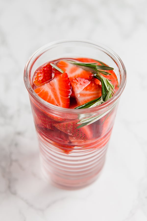 https://unboundwellness.com/wp-content/uploads/2020/03/infused_water_2.jpg