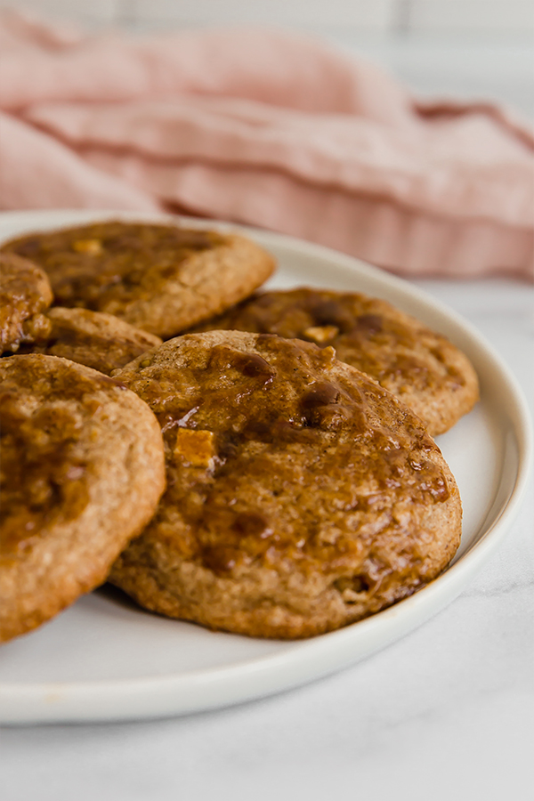 caramel apple cookies