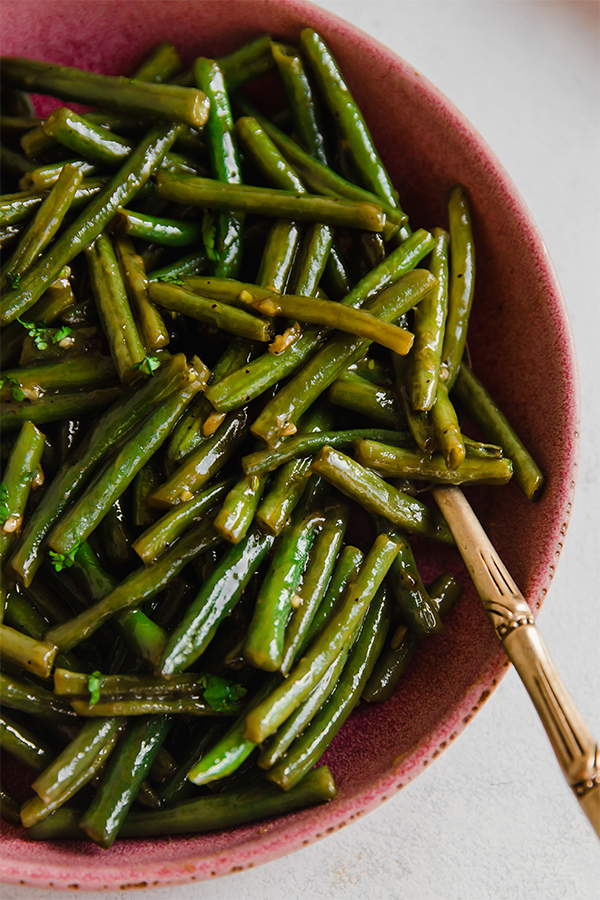 A bowl of sweet and sour Hungarian green beans.